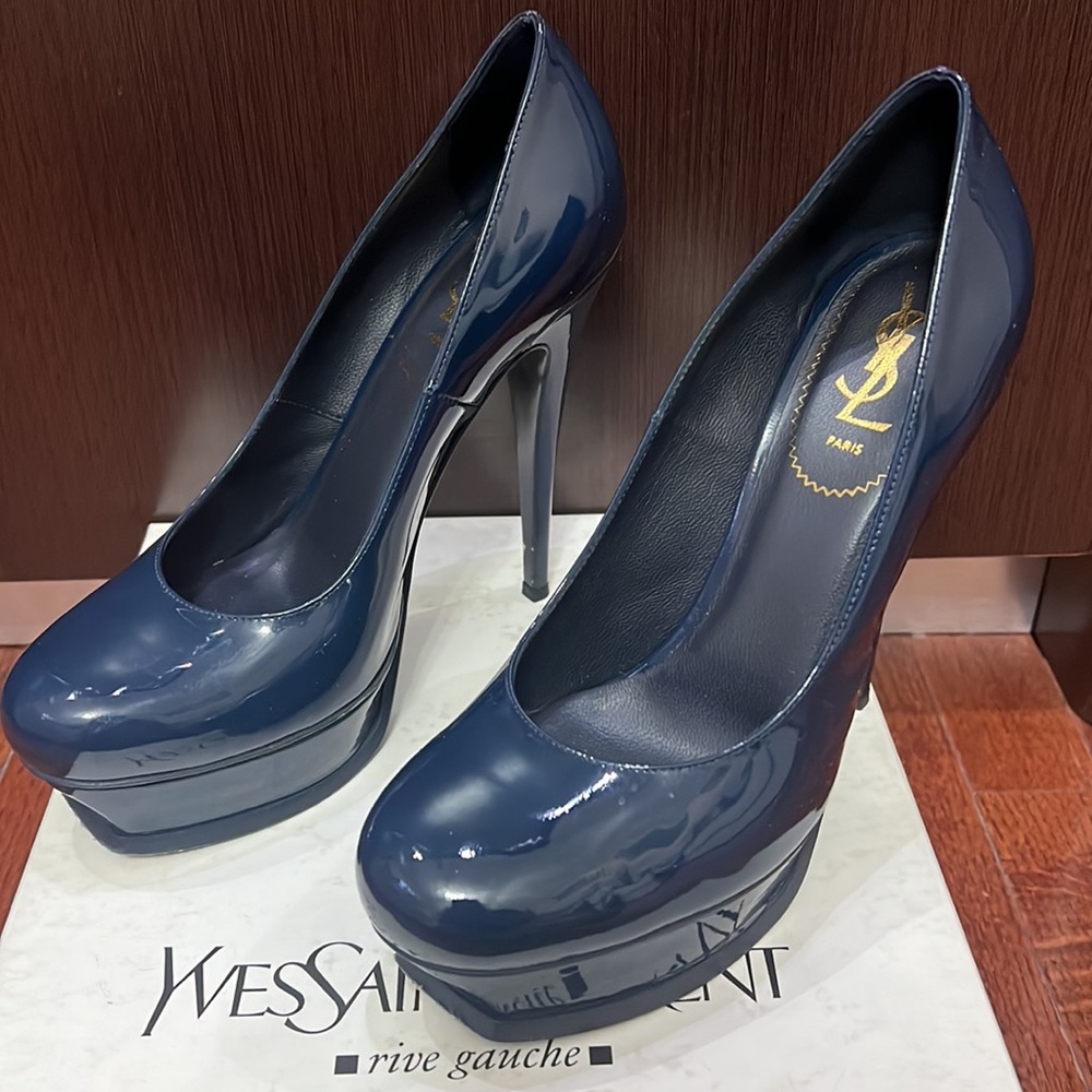 Yves Saint Laurent tribute YSL 105 pump. Size 40.